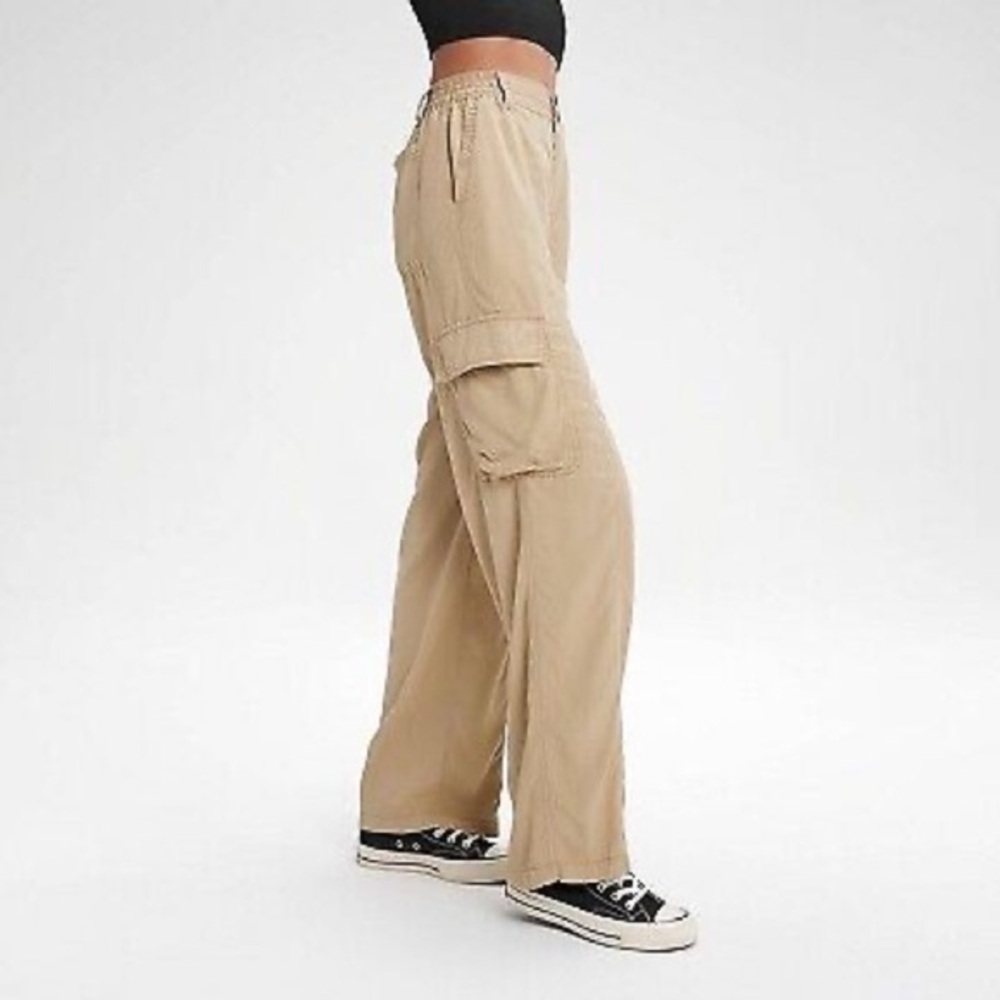 Women's High-Rise Straight Leg Cargo Pants - Wild Fable